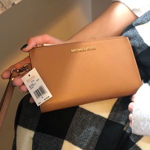 NEW Michael Kors wristlet